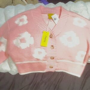 New never worn Pink Daisy Sweater sz L